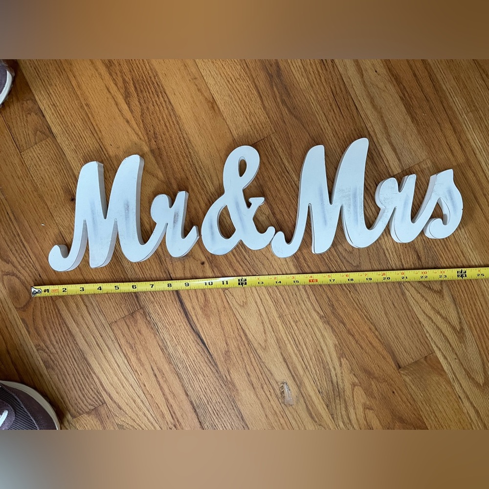 Mr & Mrs sign for wedding table